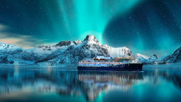 Ferry in Northern lights